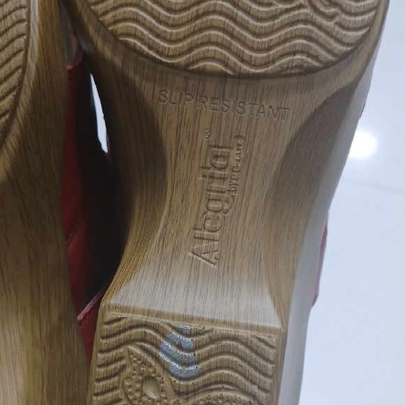 Alegria Red Women's Mules Sz6 Leather Upper And Linning New Without Tag Or Box - Picture 9 of 10